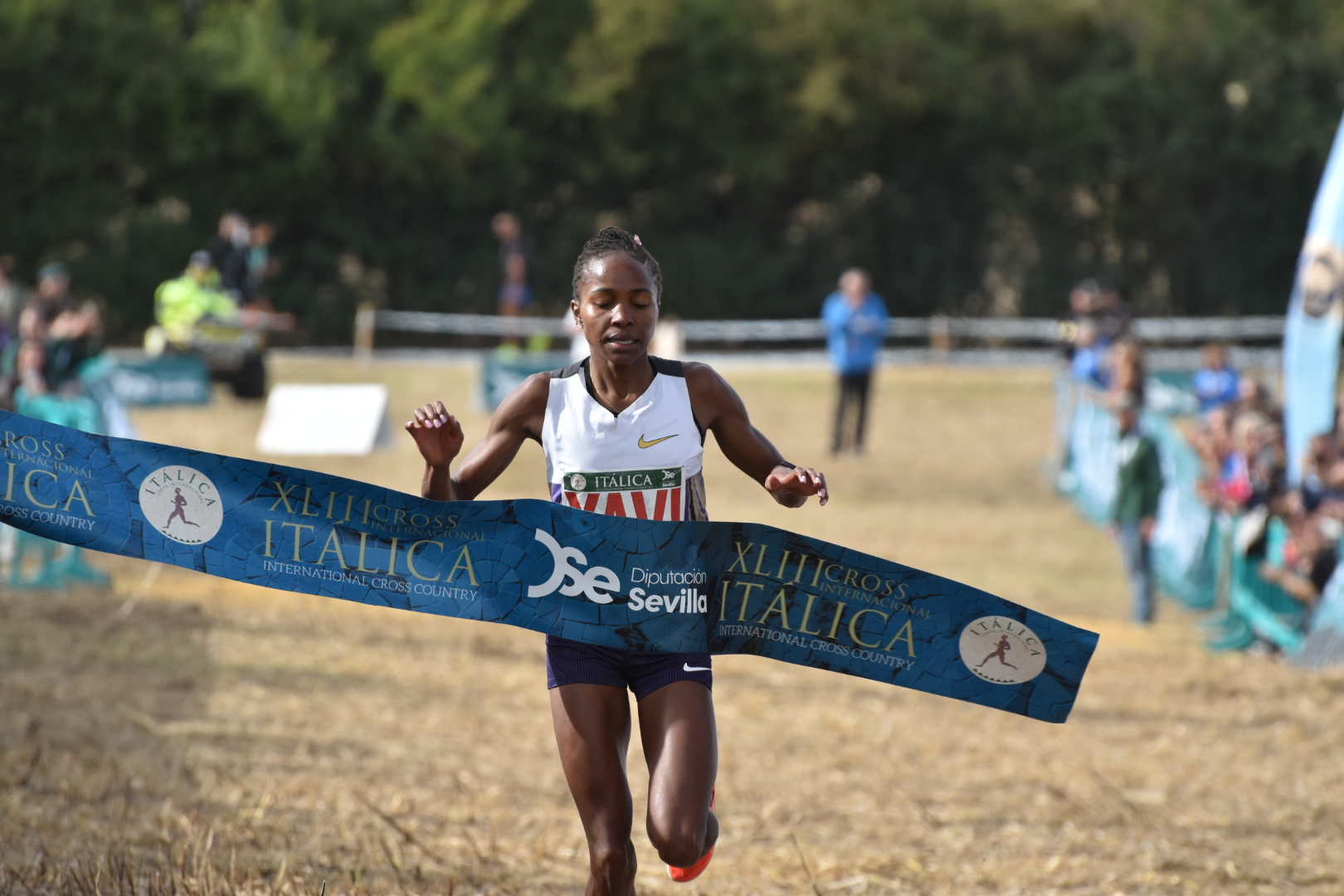 Dos campeones prestigian Itálica