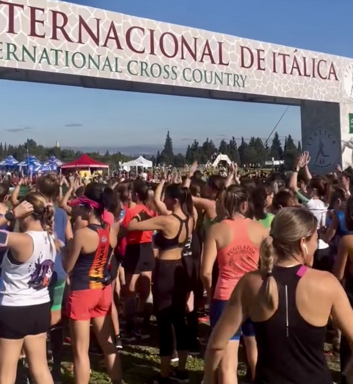 2500 populares en un cross 